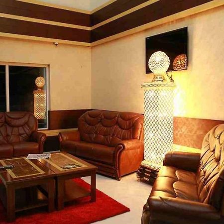 Thachaparambil Residency Hotel Alappuzha Esterno foto